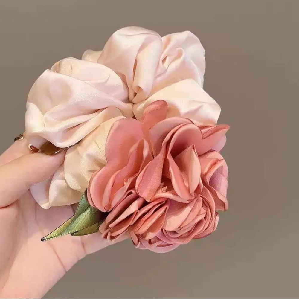 Elegant Pink and Cream Floral Hair Accessory
